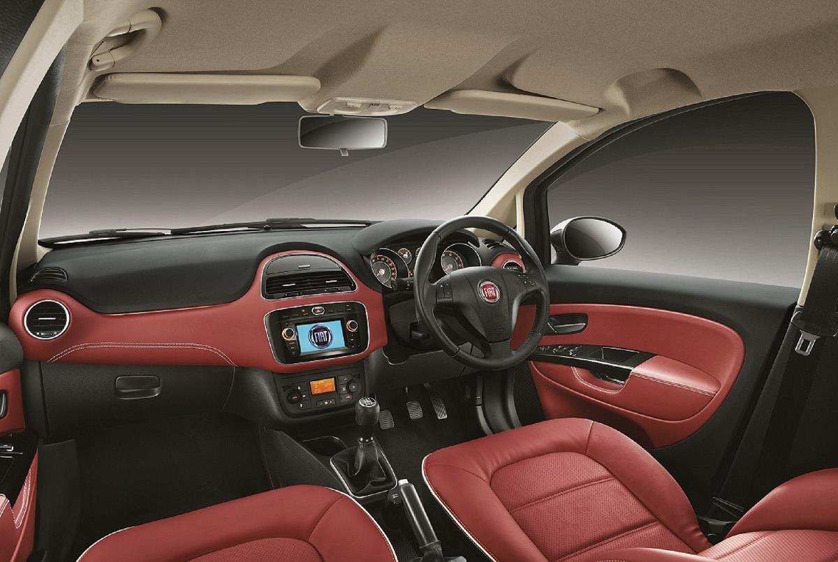 fiat-avventura-urban-cross-burgundy-interior