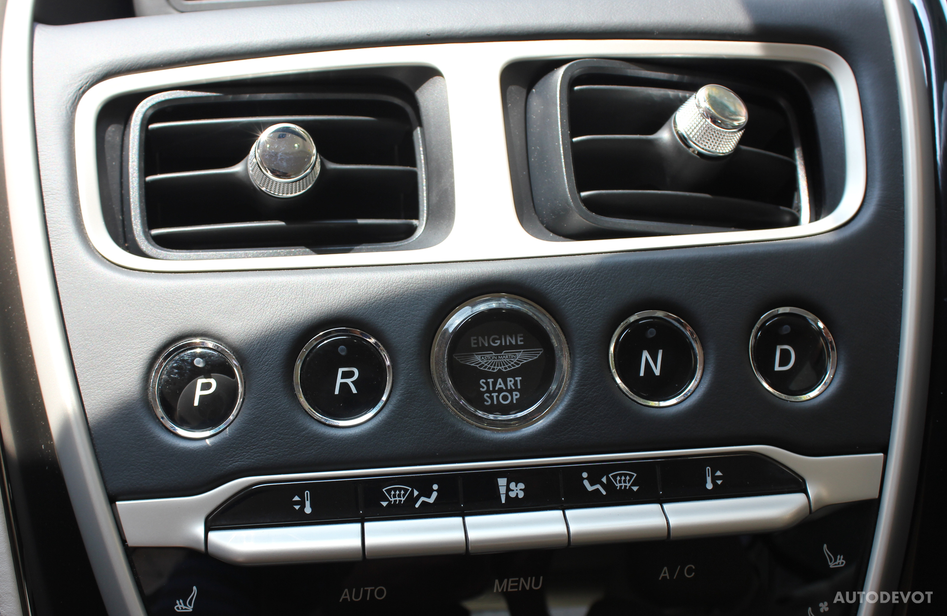 aston-martin-db11-interior