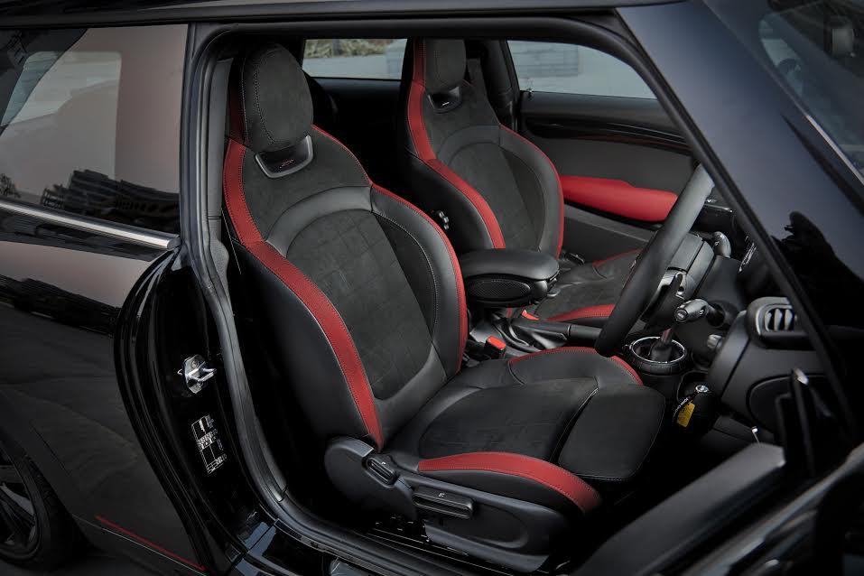 mini-cooper-s-carbon-edition-interior
