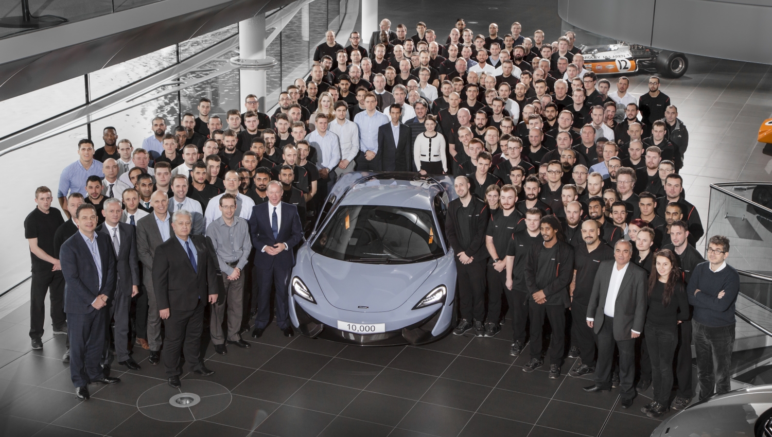 mclaren-570s-10000th-car-team