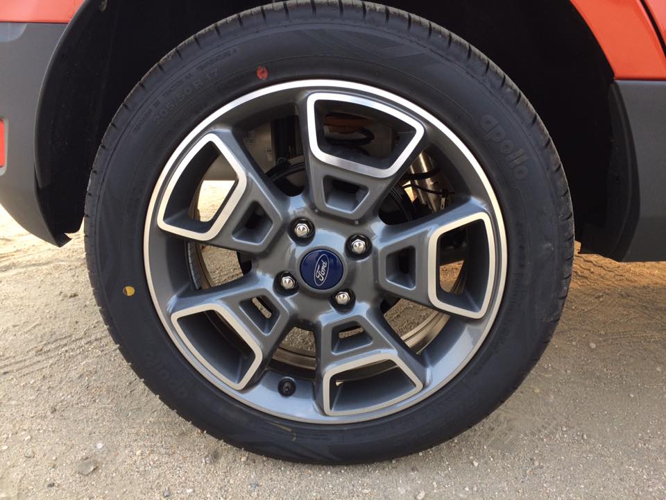 2017-Ford-Ecosport-India-wheels