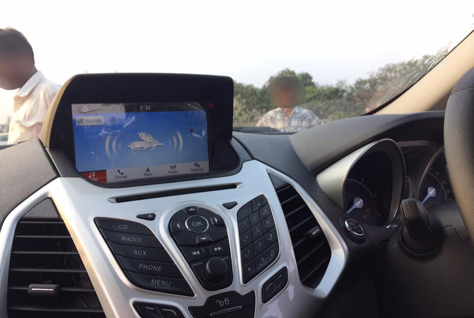 2017-Ford-Ecosport-India-infotainment-system