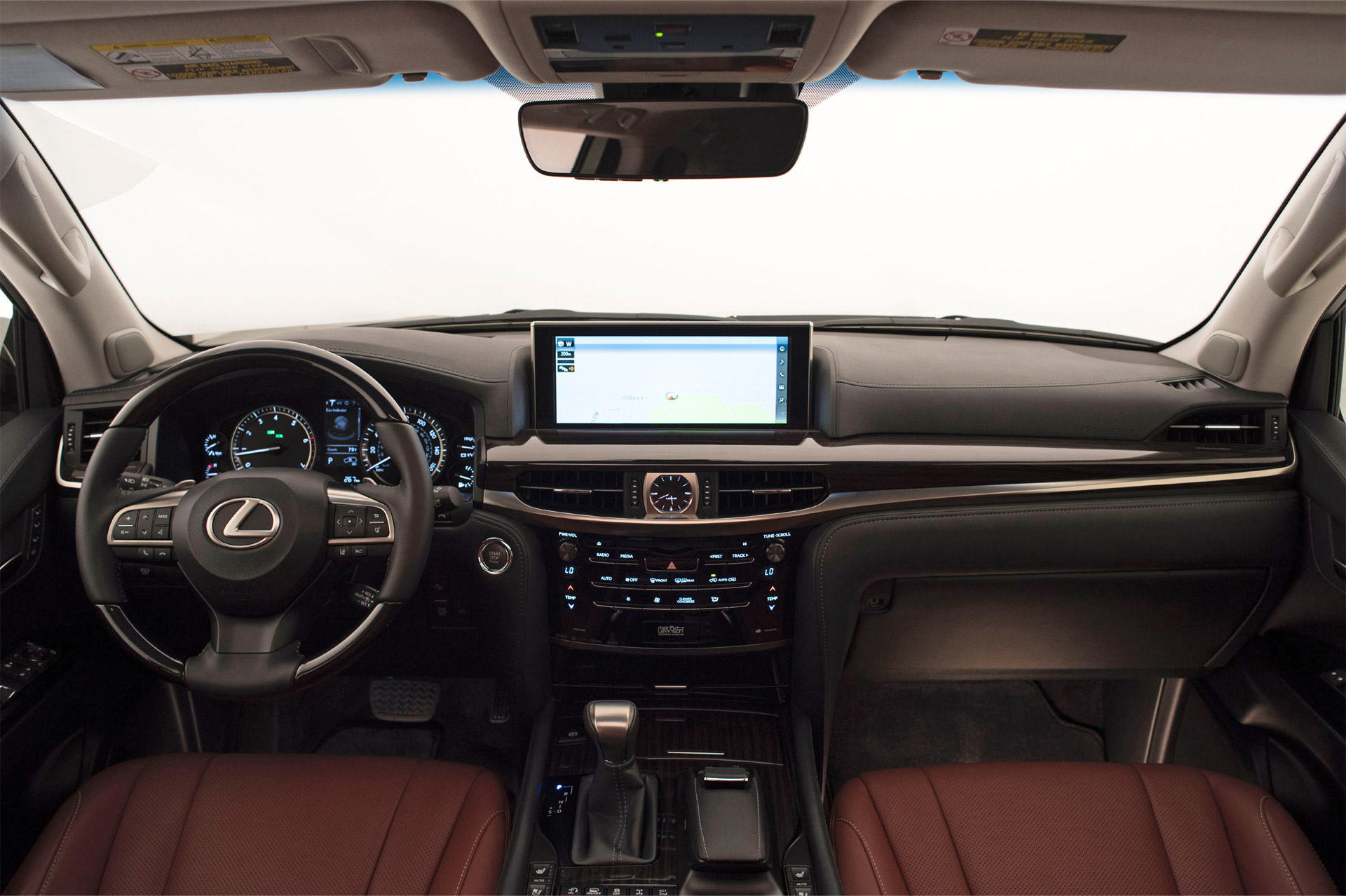 Lexus_LX_570-interior
