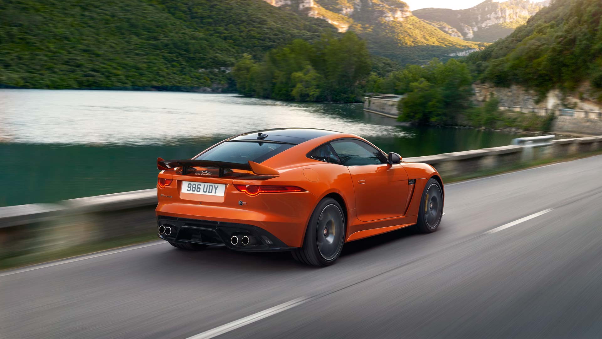Jaguar-F-Type-SVR_2