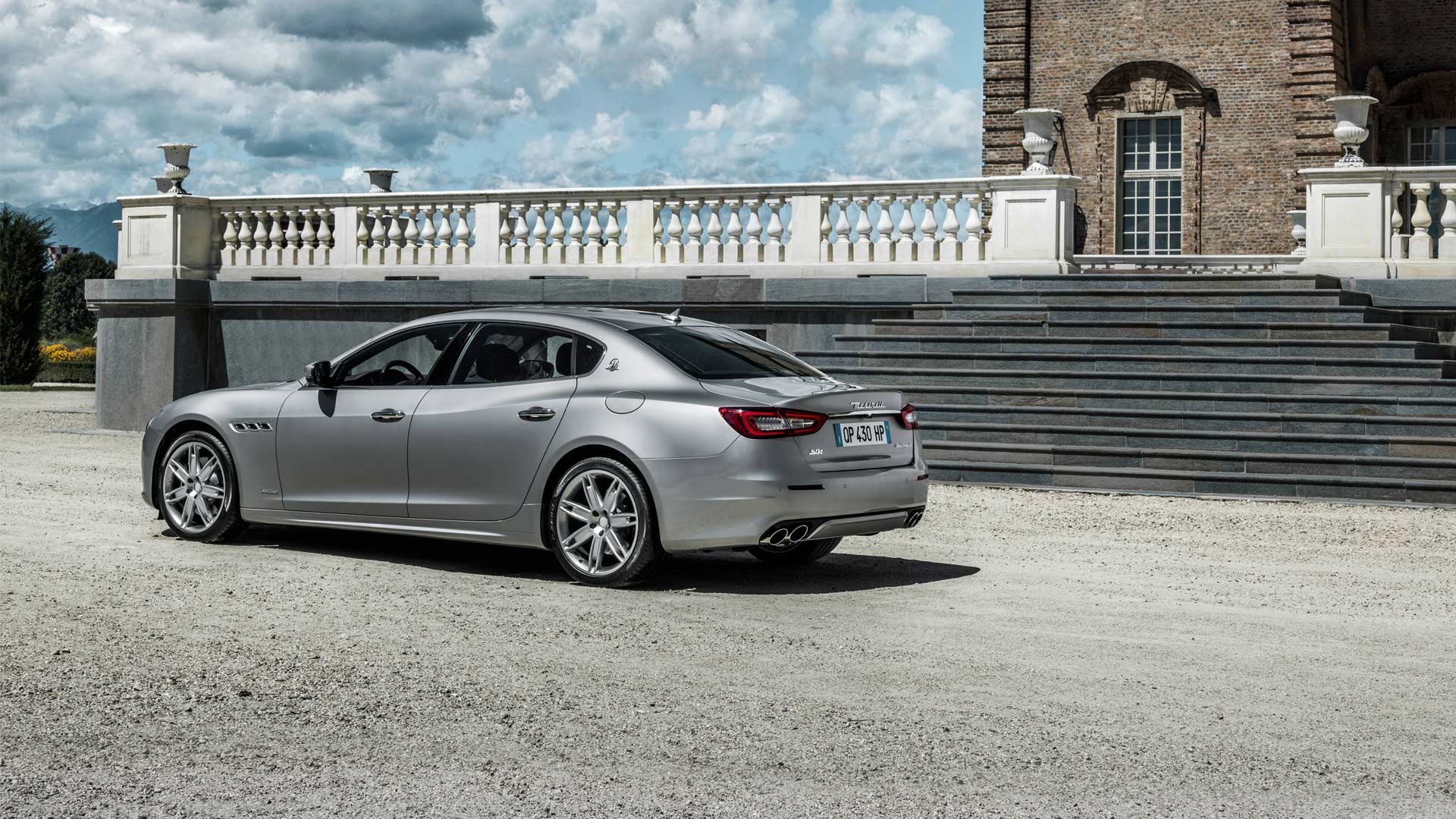 2018-Maserati-Quattroporte-GTS_2