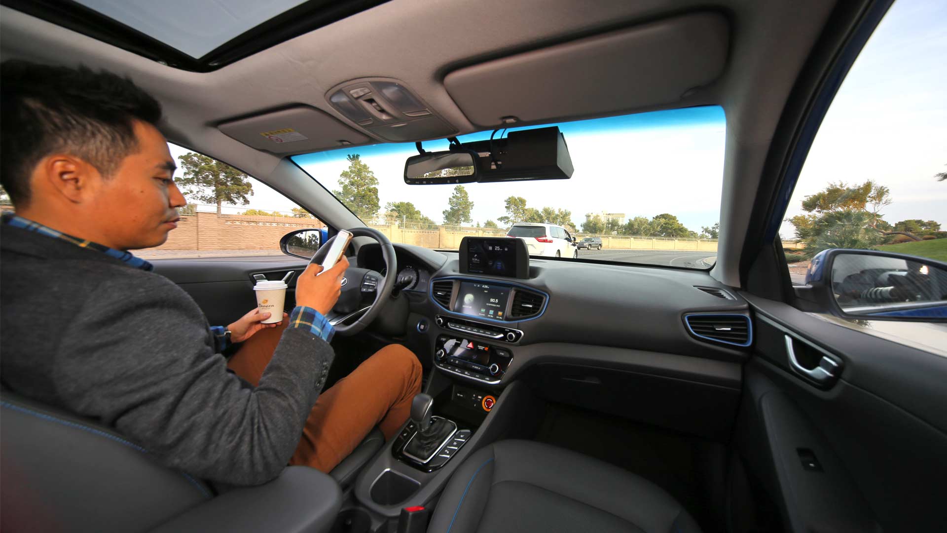 Hyundai-Ioniq-autonomous-interior-2018