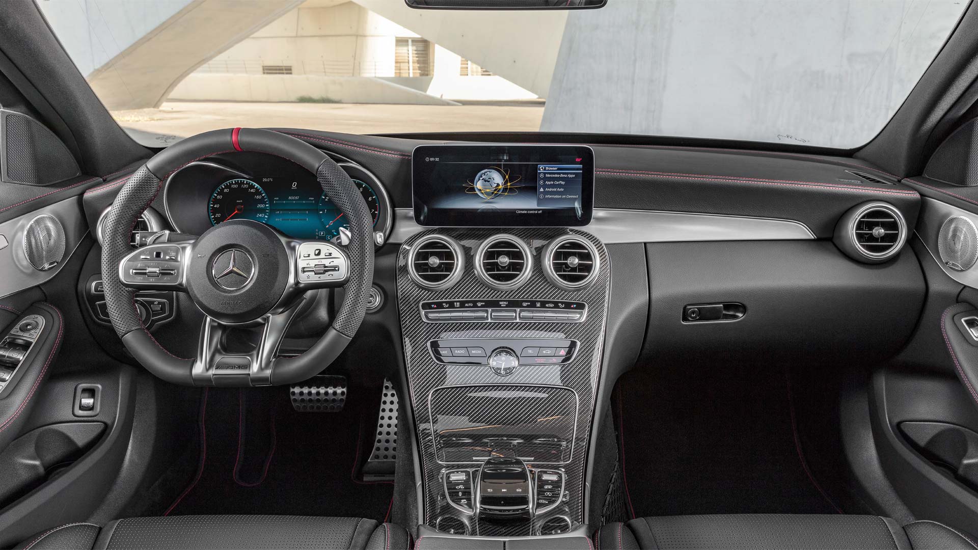 2018-Mercedes-AMG-C-43-4Matic-Interior_2