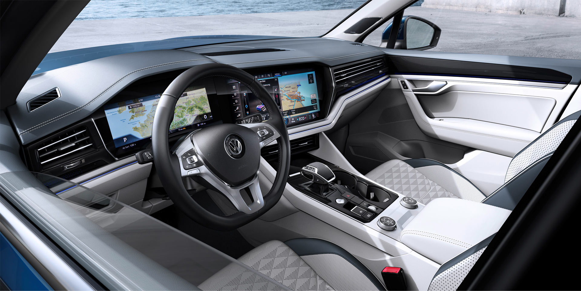 3rd-generation-2018-Volkswagen-Touareg-R-Line-interior