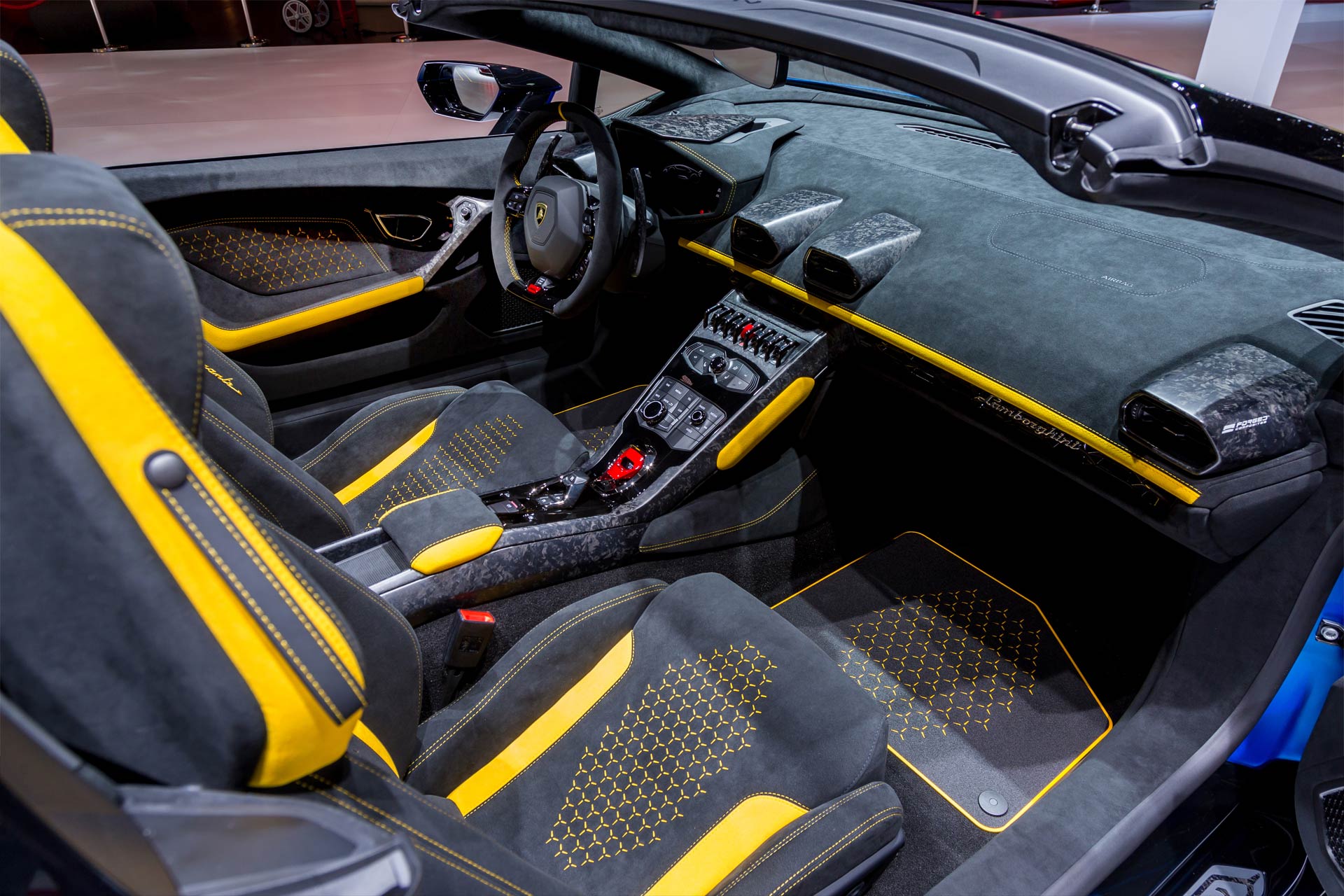 Lamborghini Huracan Performante Spyder drops top in Geneva ...