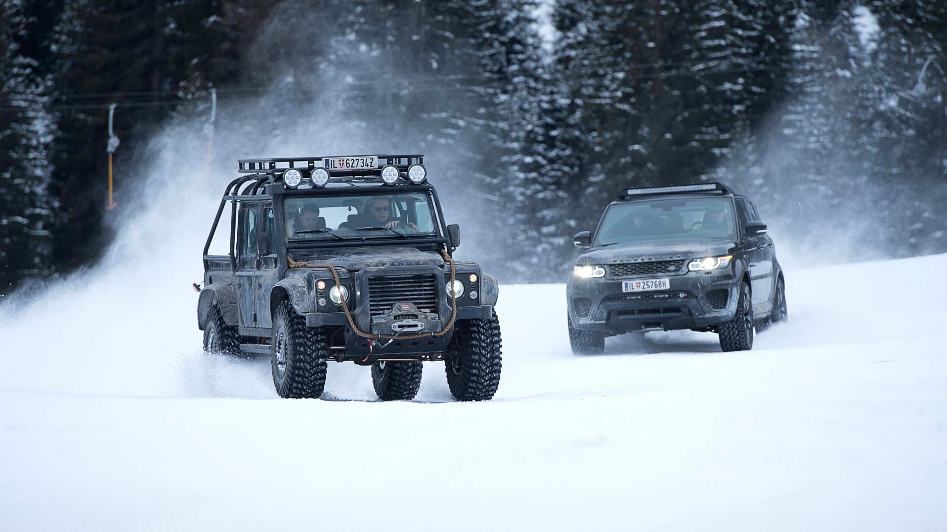 007-Elements-Solden-Land-Rover-Defender-Range-Rover-Sport-SVR