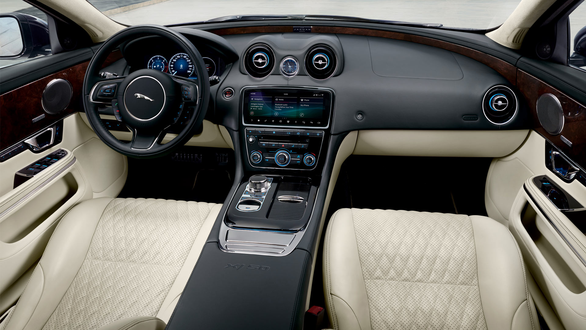 Jaguar-XJ50-interior