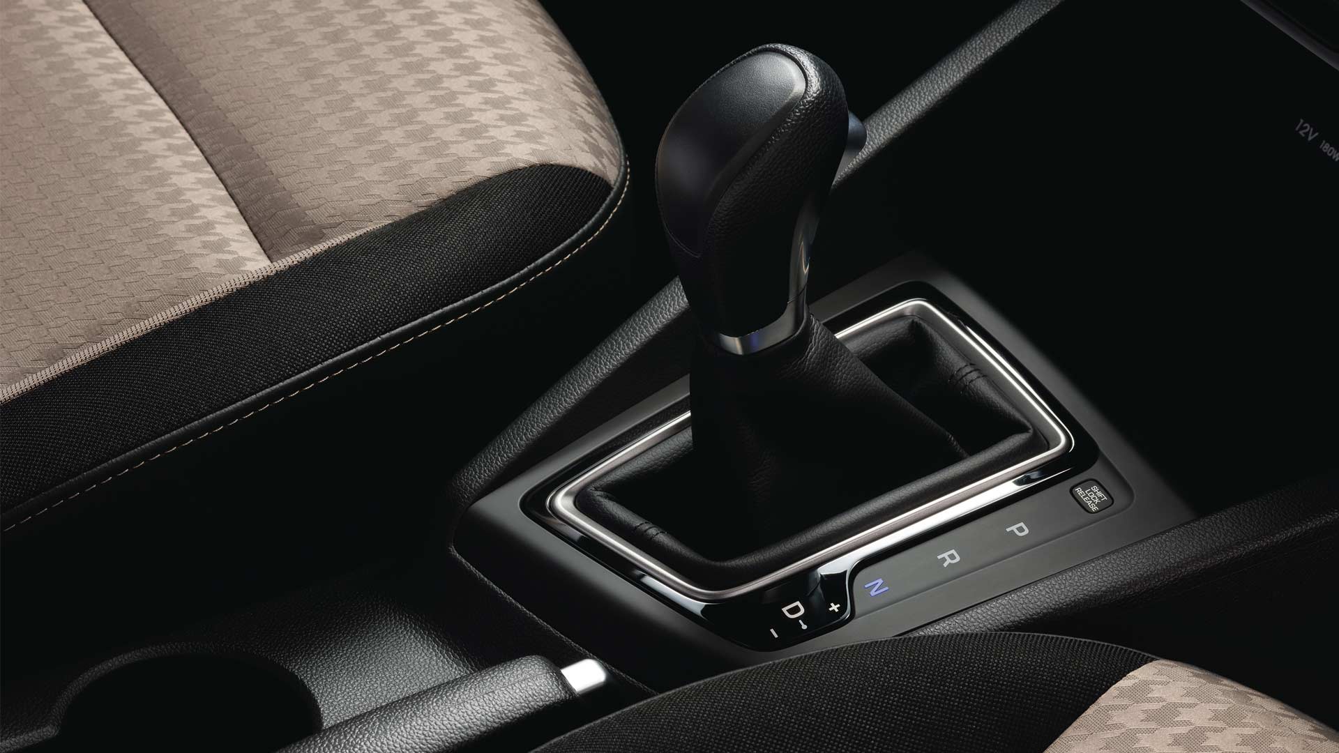 2018-Hyundai-Elite-i20-CVT-interior