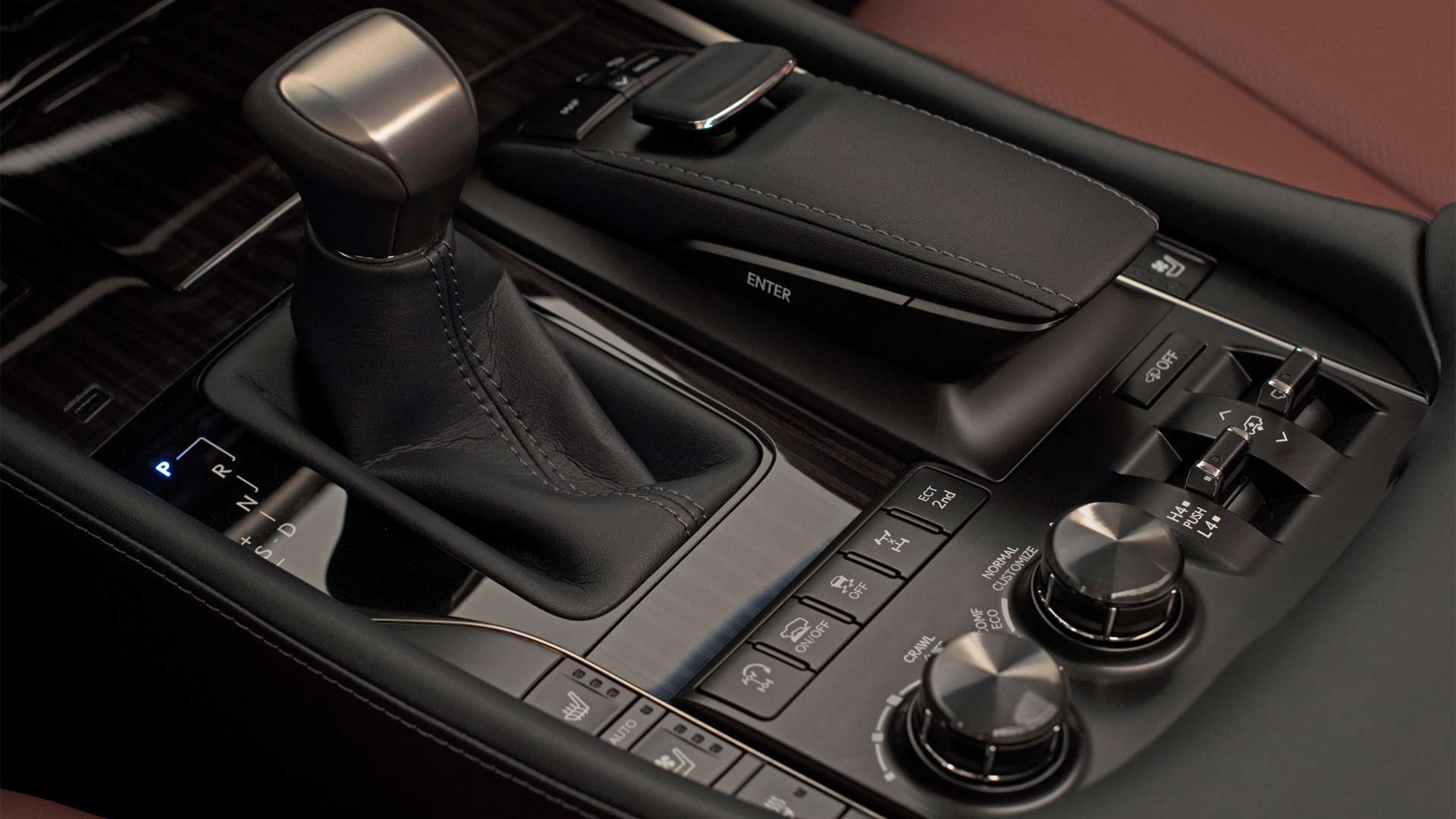 2018-Lexus-LX-570-interior