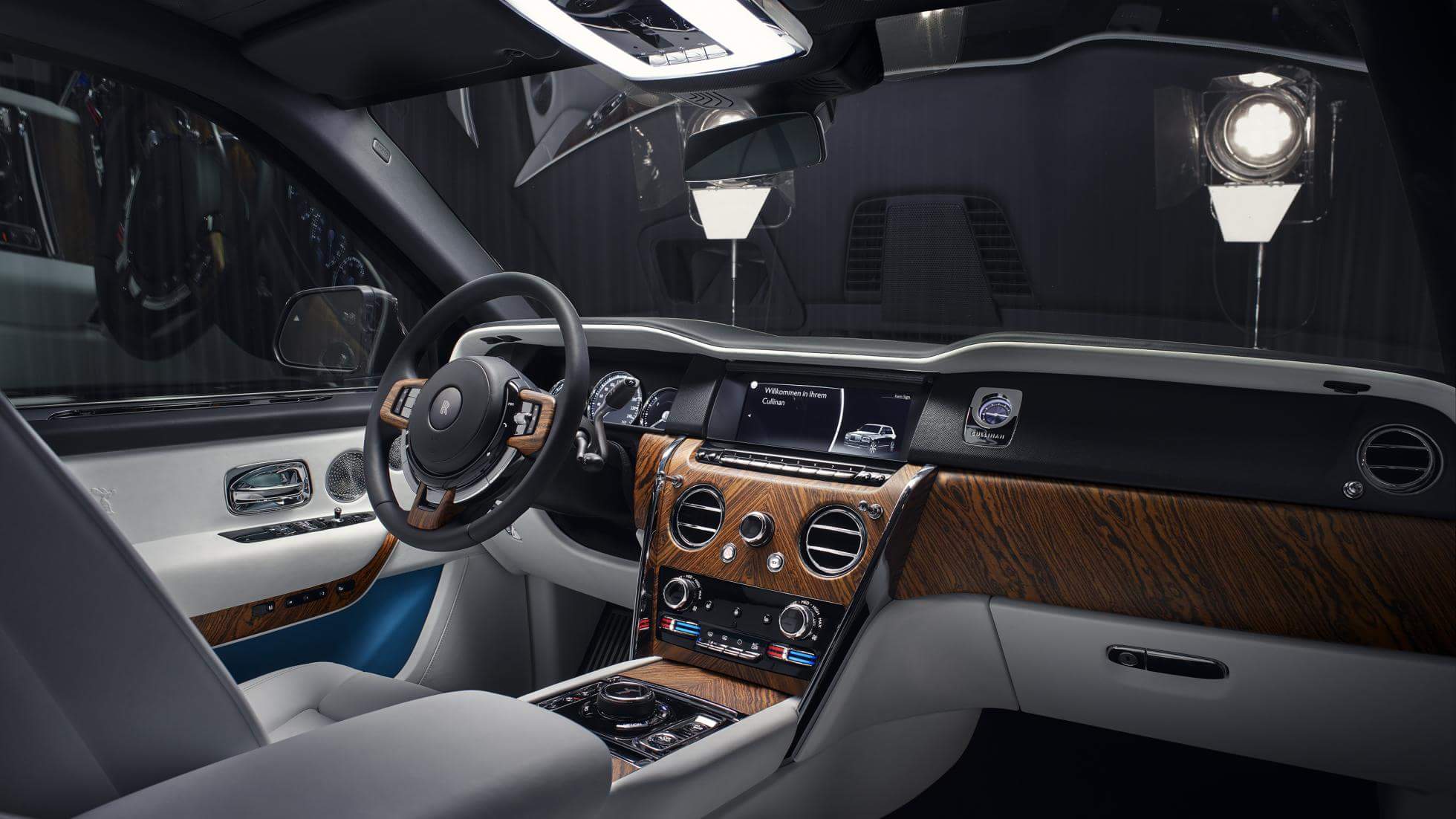 Rolls-Royce-Cullinan-interior_4
