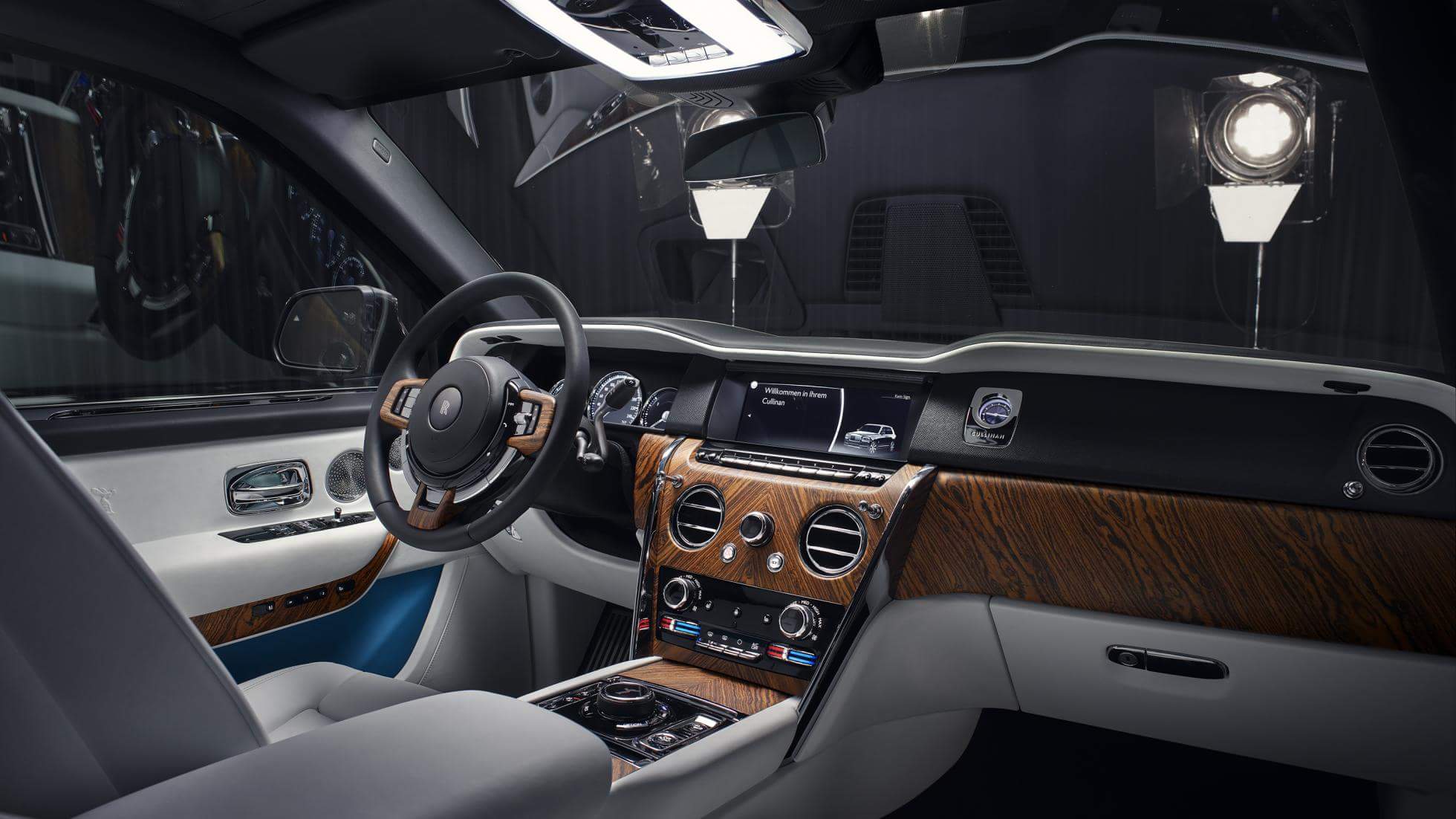Rolls Royce Cullinan Officially Sheds Camouflage Autodevot Rolls Royce Cullinan Officially Sheds Camouflage Autodevot