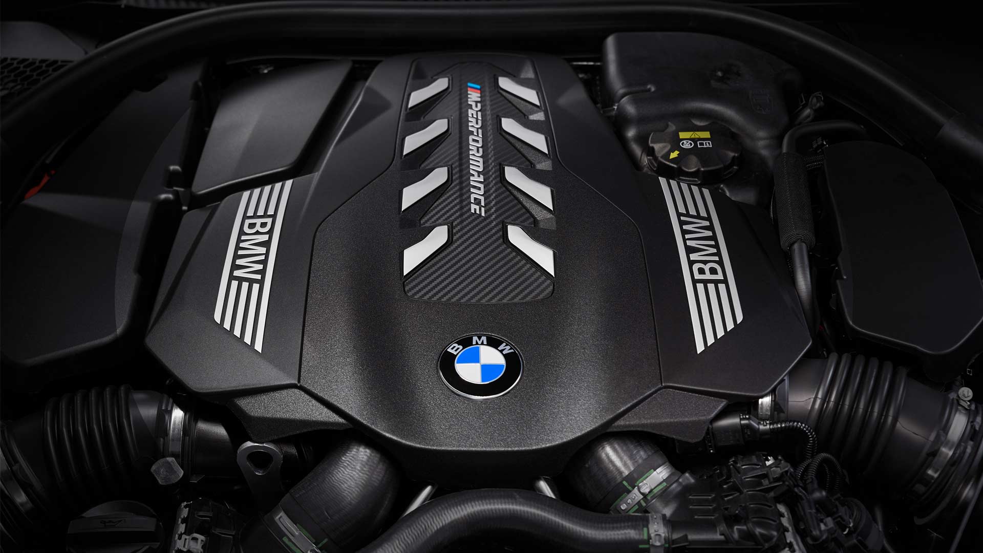 2019-BMW-8-Series-M850i-engine