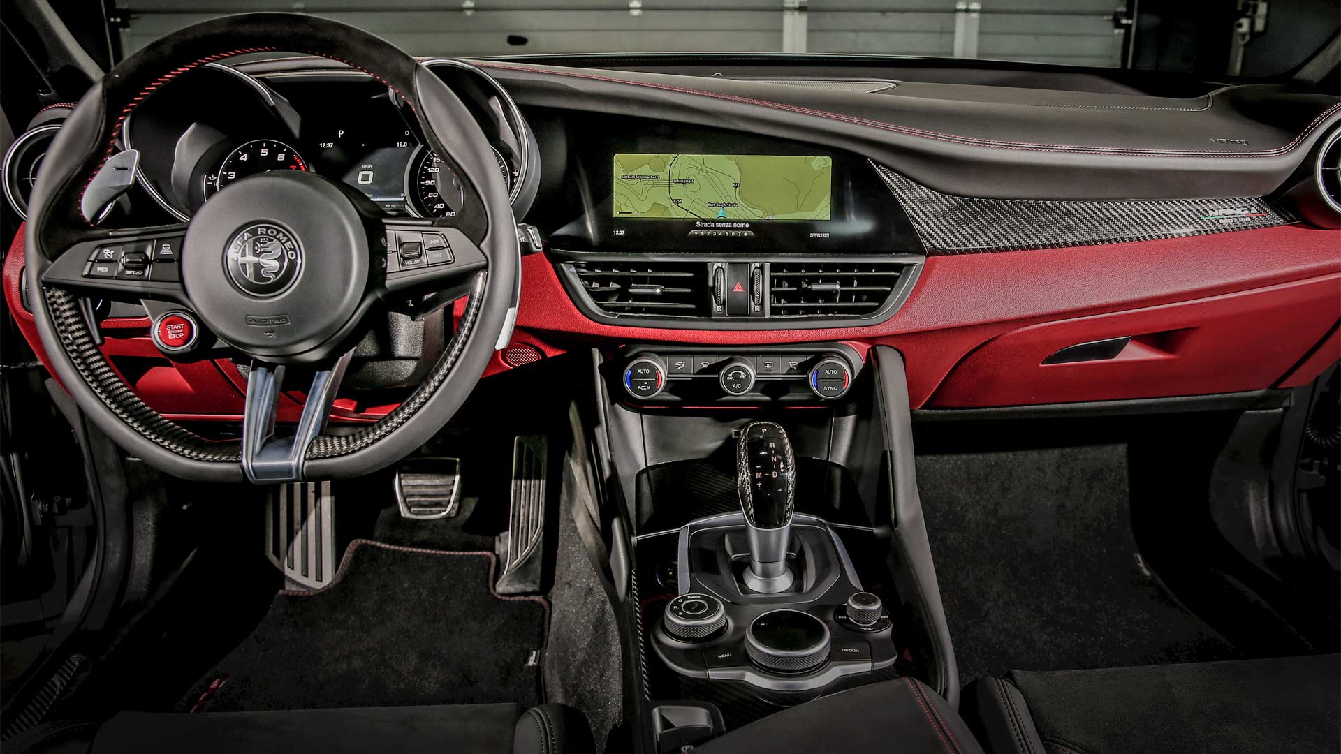 Alfa-Romeo-Giulia-Quadrifoglio-NRING-interior