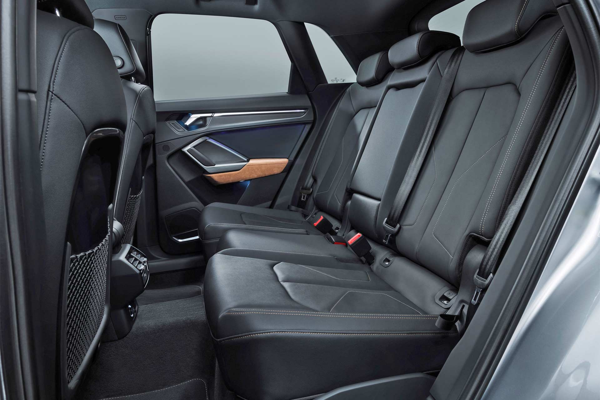 Second-Generation-2019-Audi-Q3-interior_4