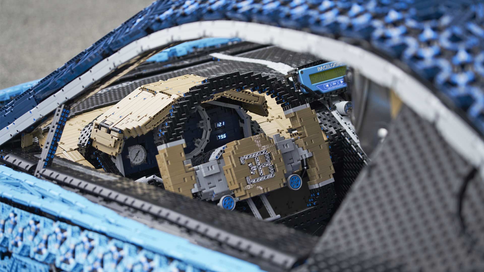 Lego-Technic-Bugatti-Chiron-Interior