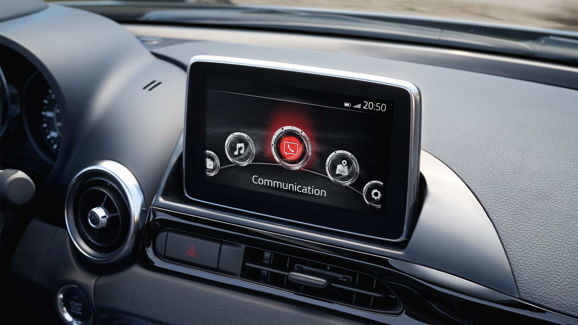 2018-Fiat-Abarth-124-Spider-interior-infotainment-system