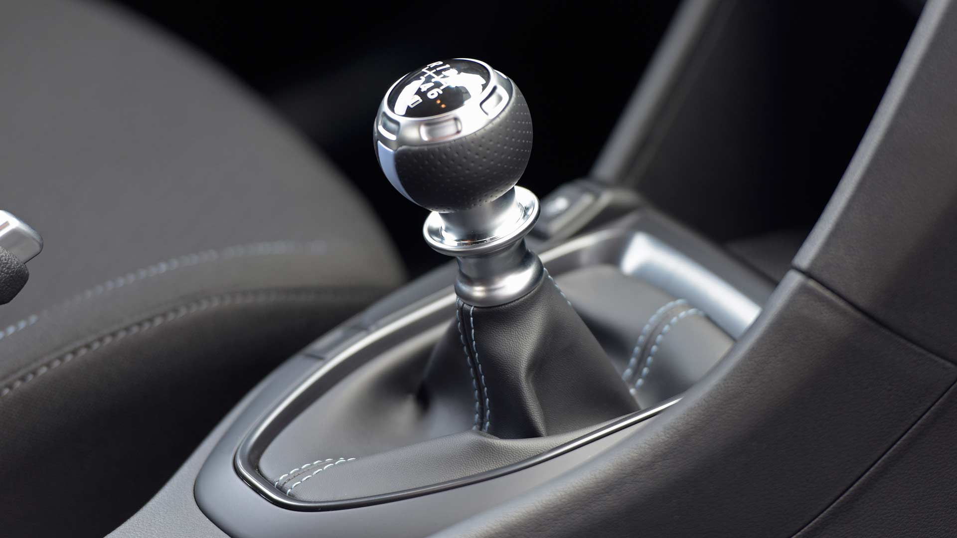 2019-Hyundai-Veloster-N-Interior-Manual-Gear-Lever