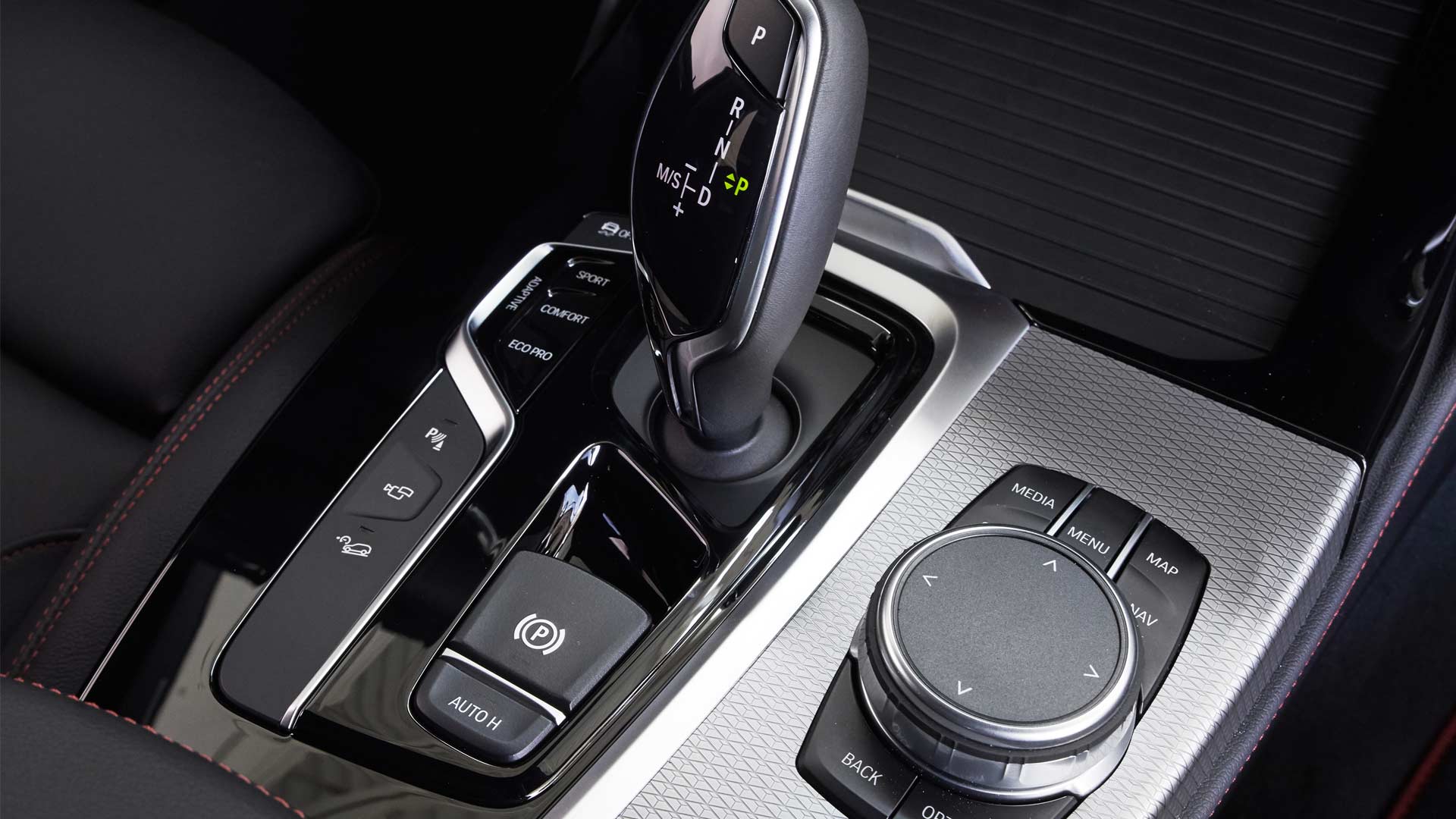 2018 BMW X4 (G02) M40d Interior_3