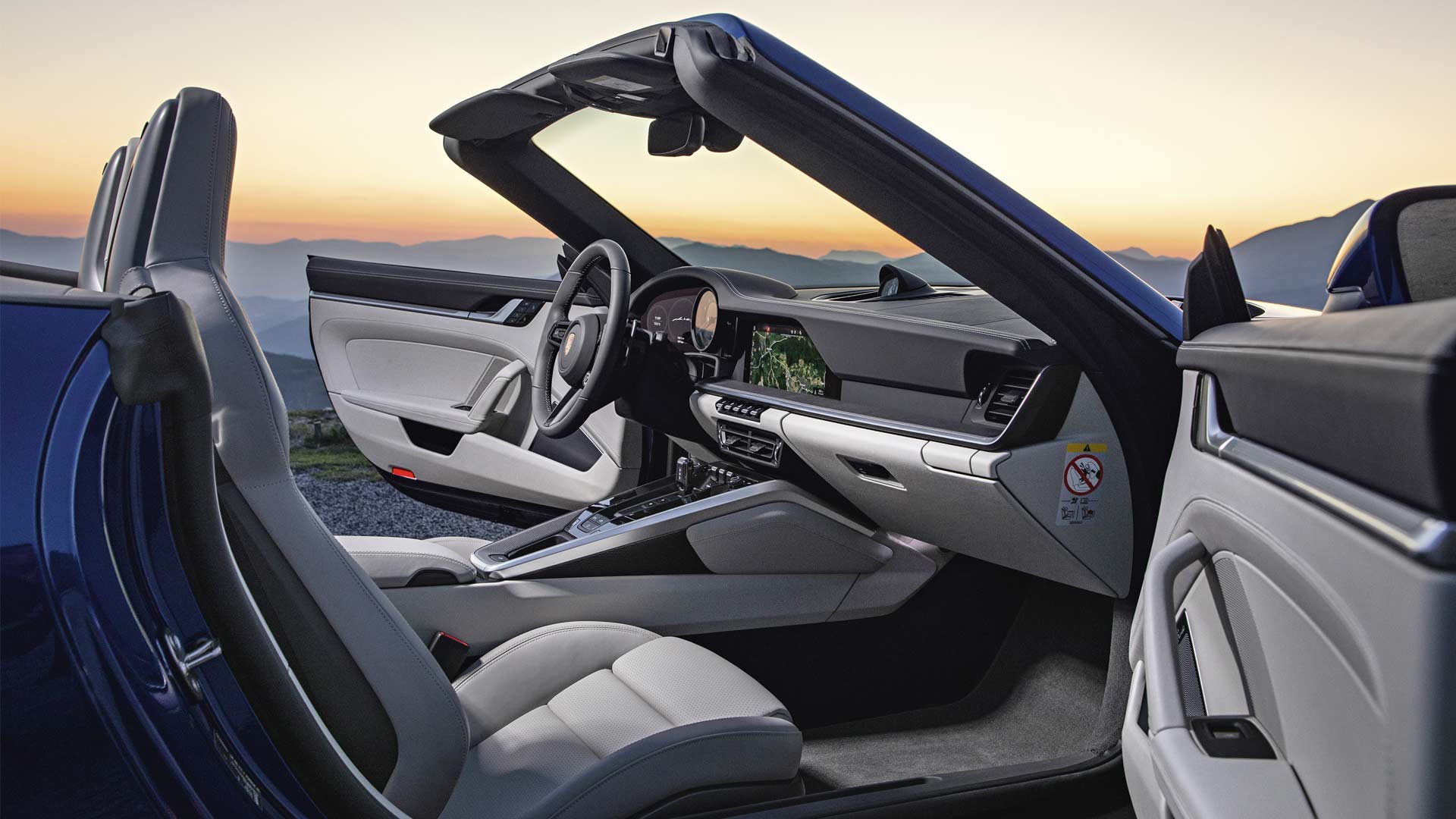 2020-911-Carrera-4S-Cabriolet-Interior