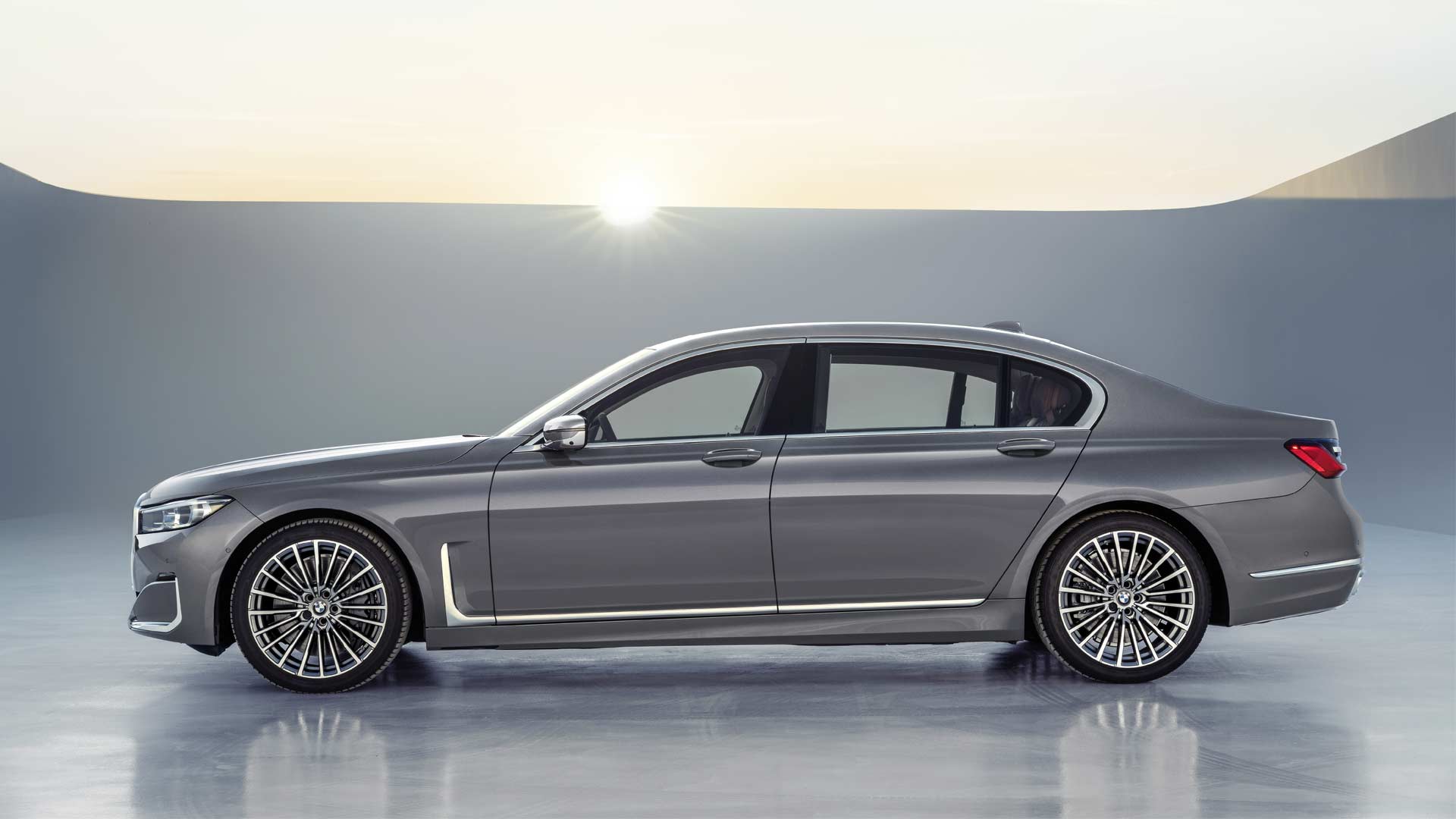 2020-BMW-7-Series_5