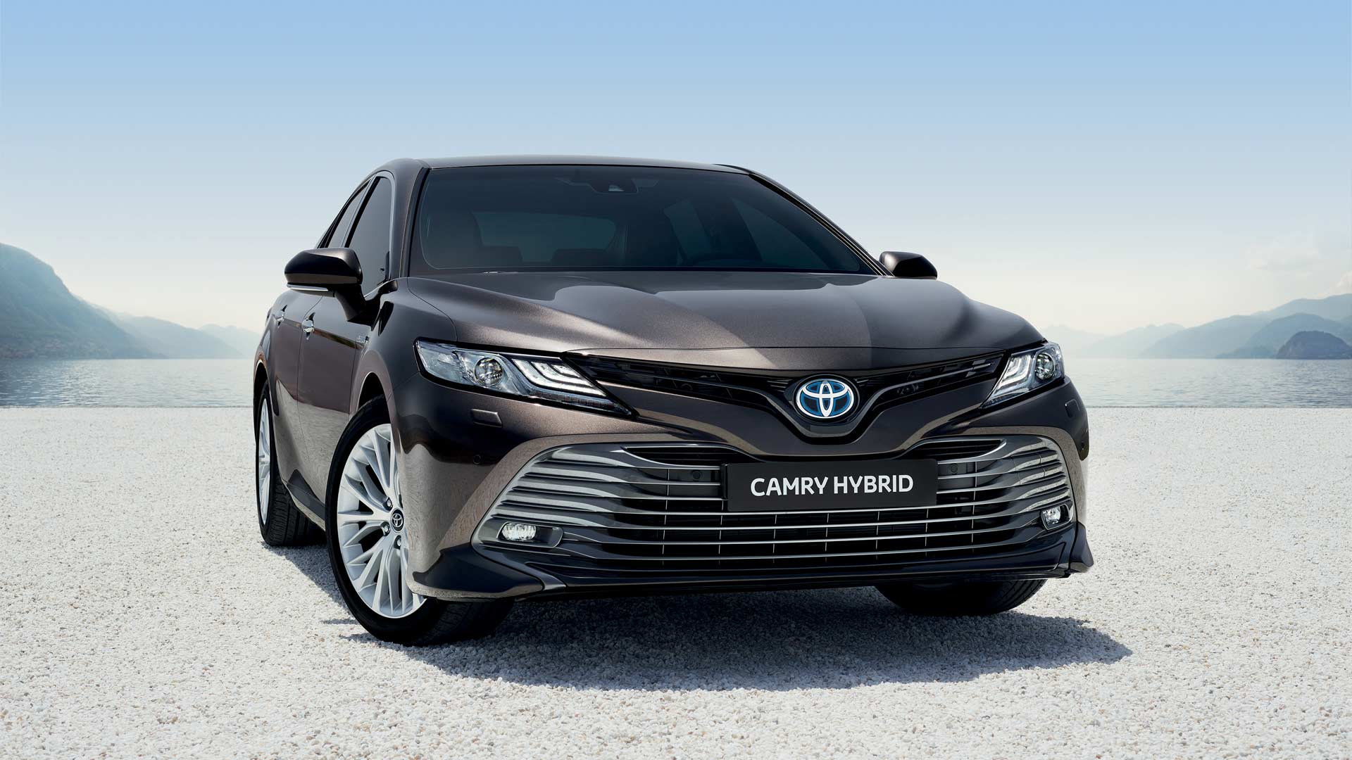 XV70-2018-Toyota-Camry-Hybrid