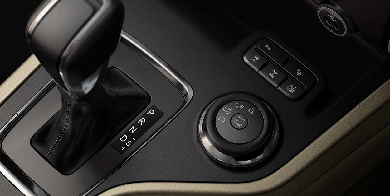 2019-Ford-Endeavor-facelift-Interior_3