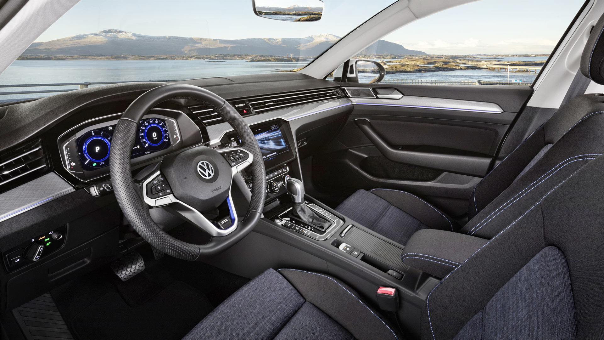2019-Volkswagen-Passat-GTE-Interior