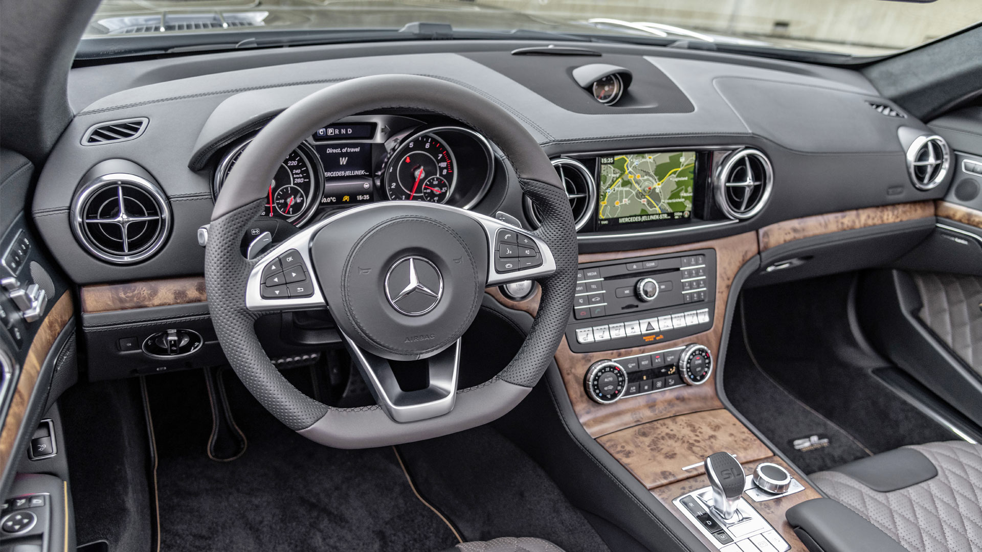 Mercedes-Benz-SL-Grand-Edition-Interior
