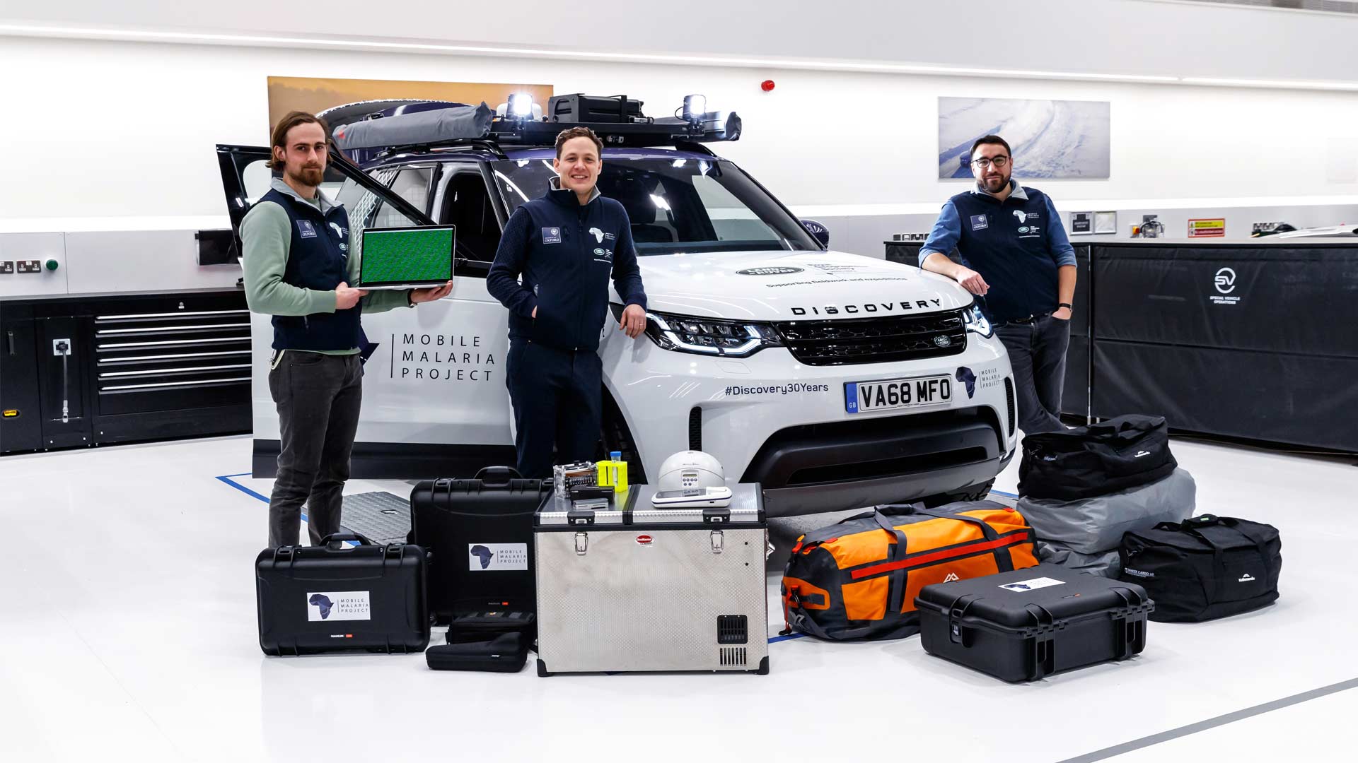 Land-Rover-Discovery Mobile Malaria Project Team Oxford University researchers