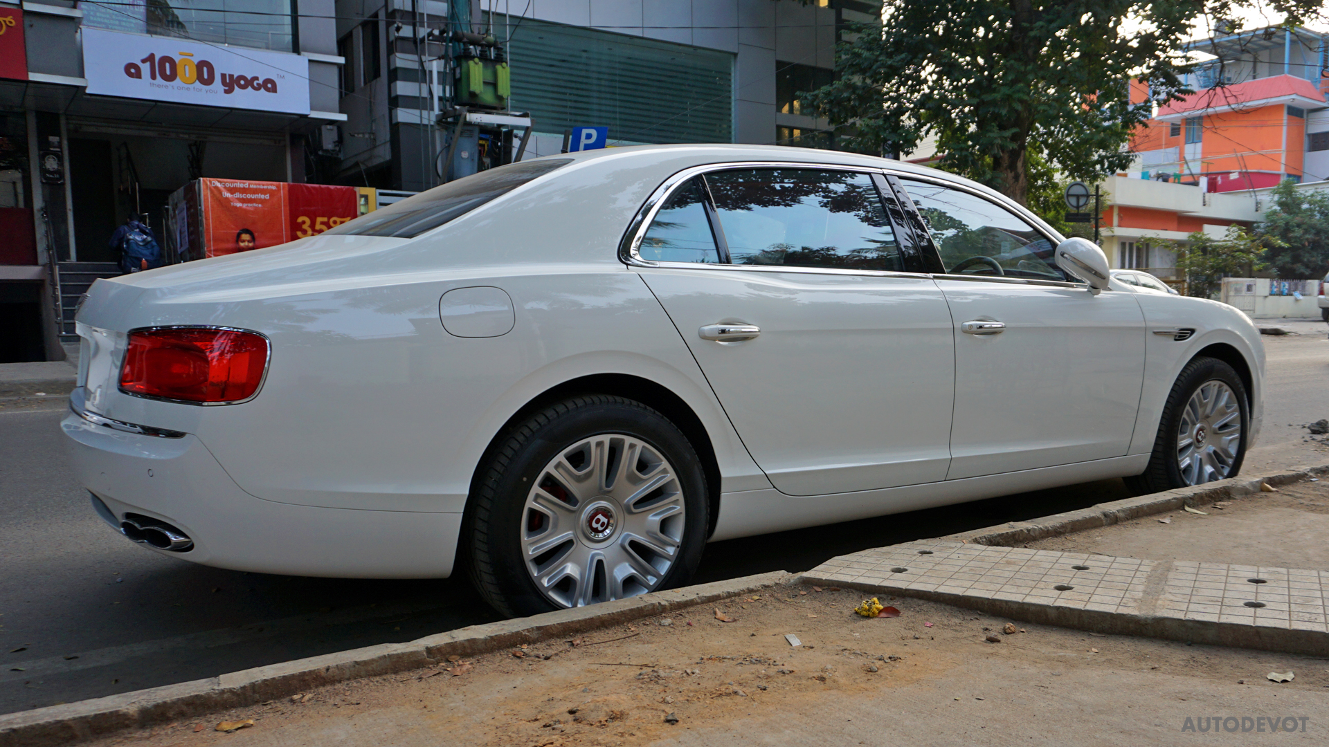 Bentley Flying Spur V8