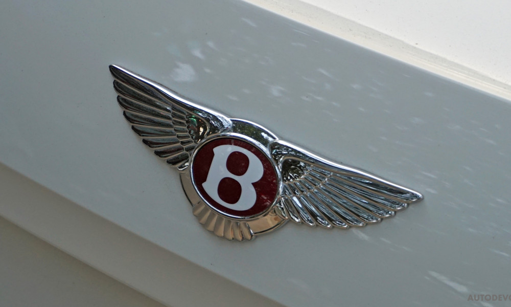 Bentley Flying Spur V8