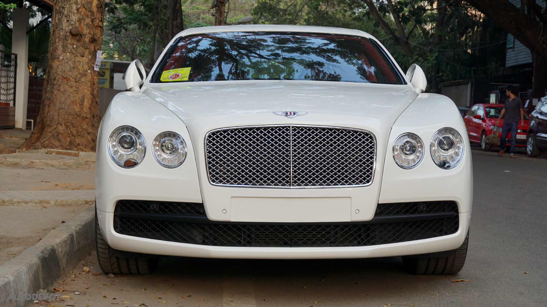 Bentley Flying Spur V8