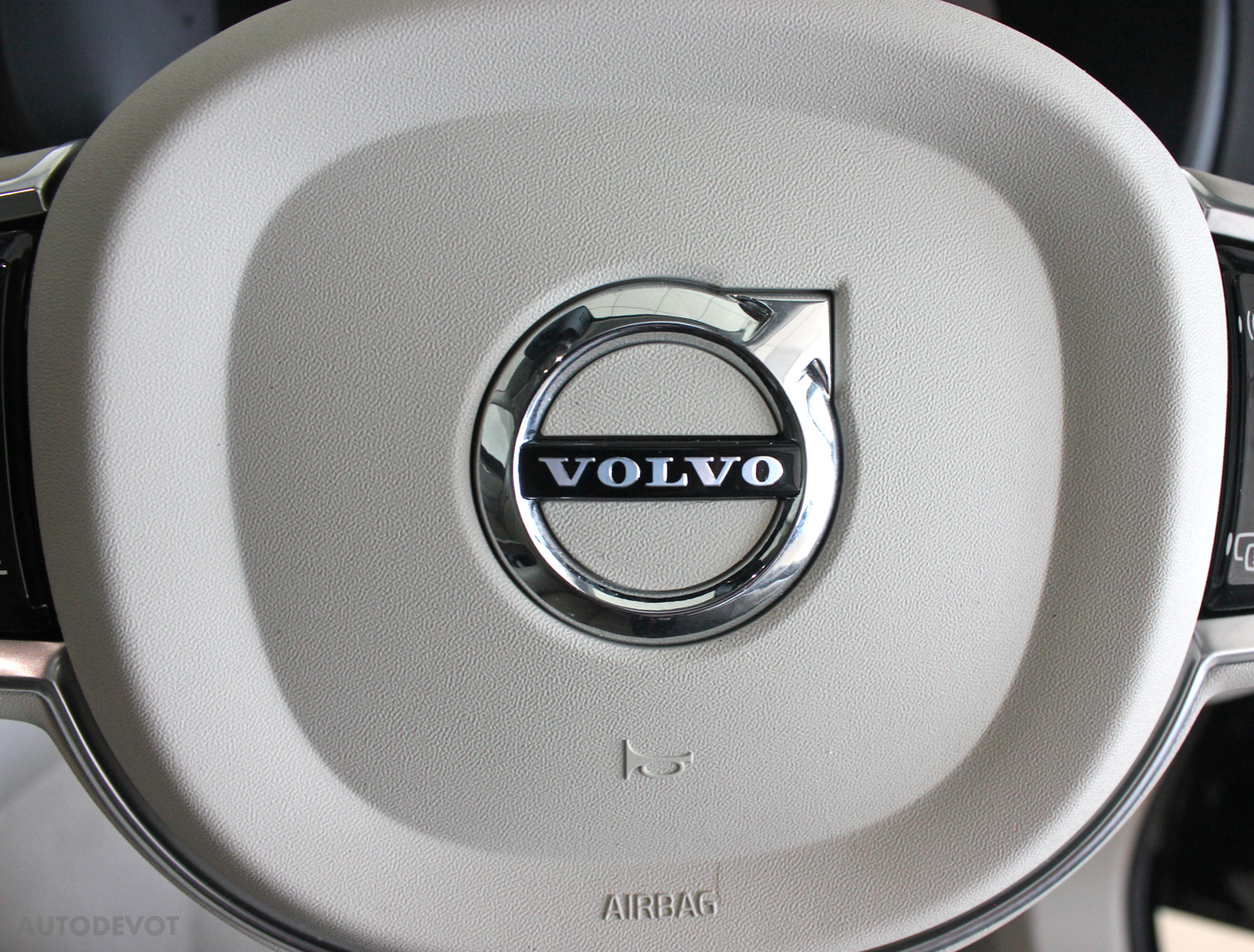 New Volvo XC90