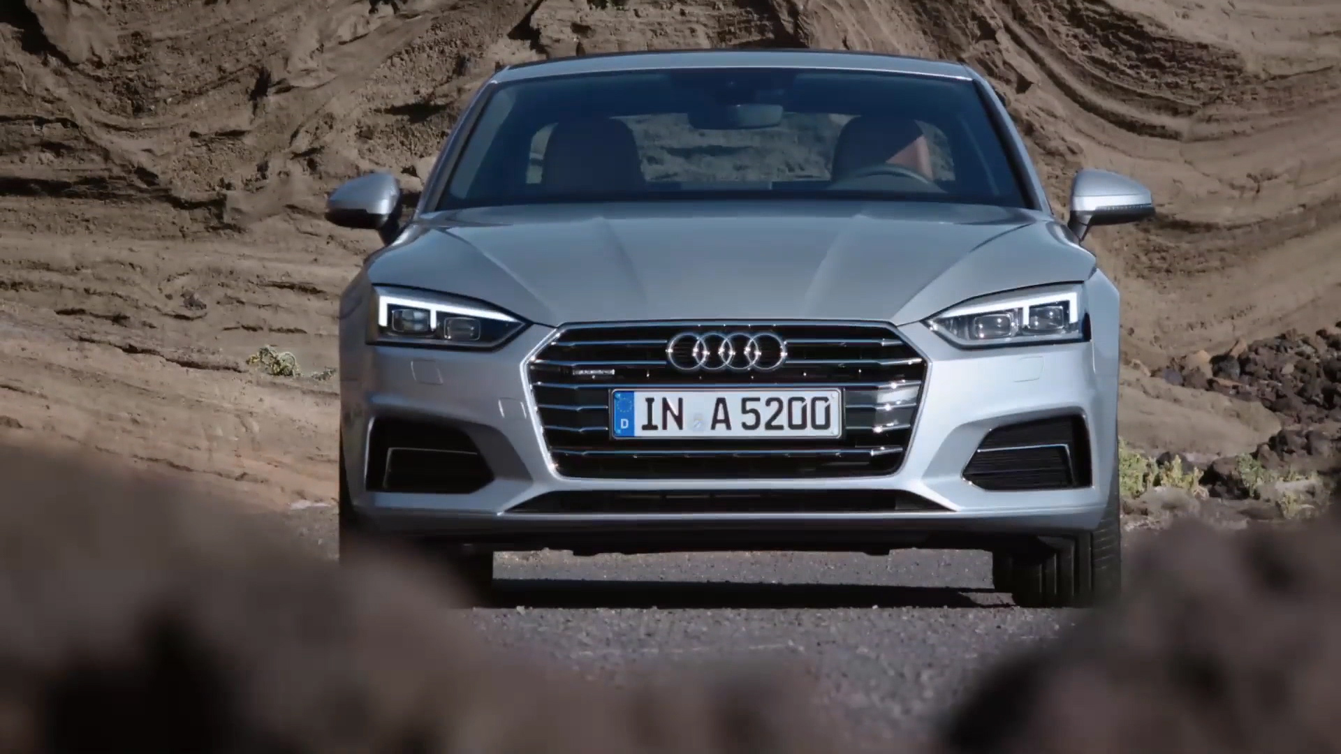 Video: 2017 Audi A5 Coupé and S5 Coupé Unveiled - Autodevot