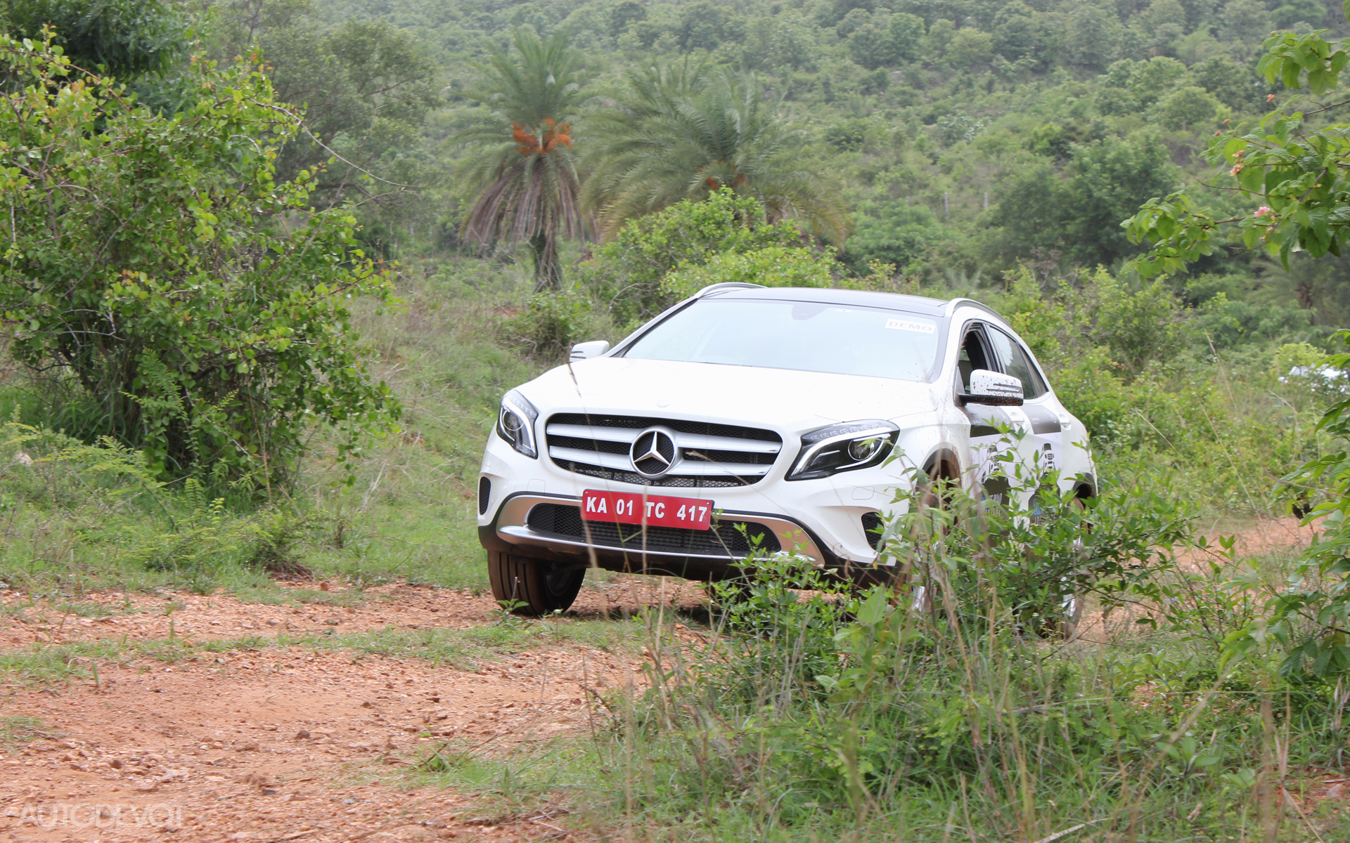 Mercedes-Benz GLA off-road