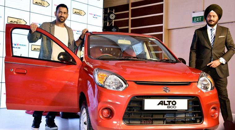Dhoni at the Alto launch