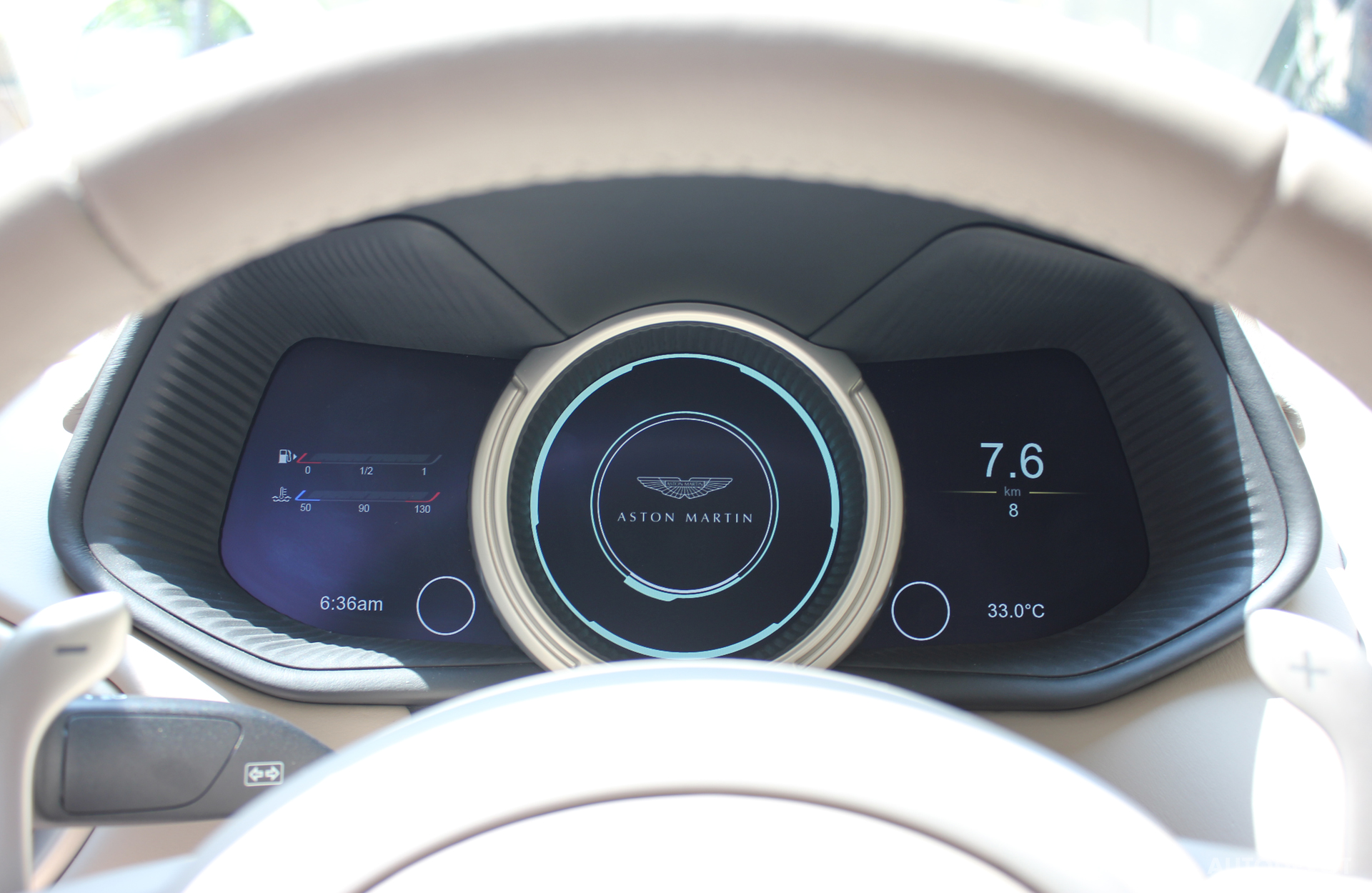 aston-martin-db11-interior