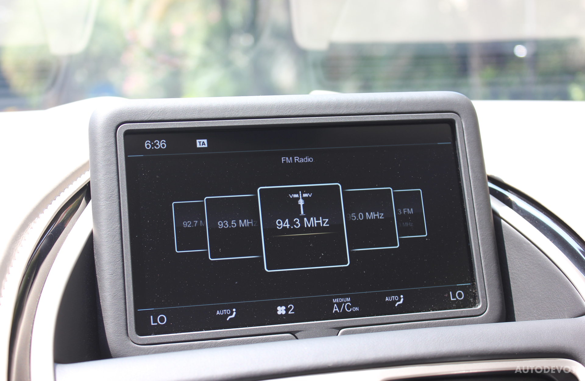 aston-martin-db11-interior