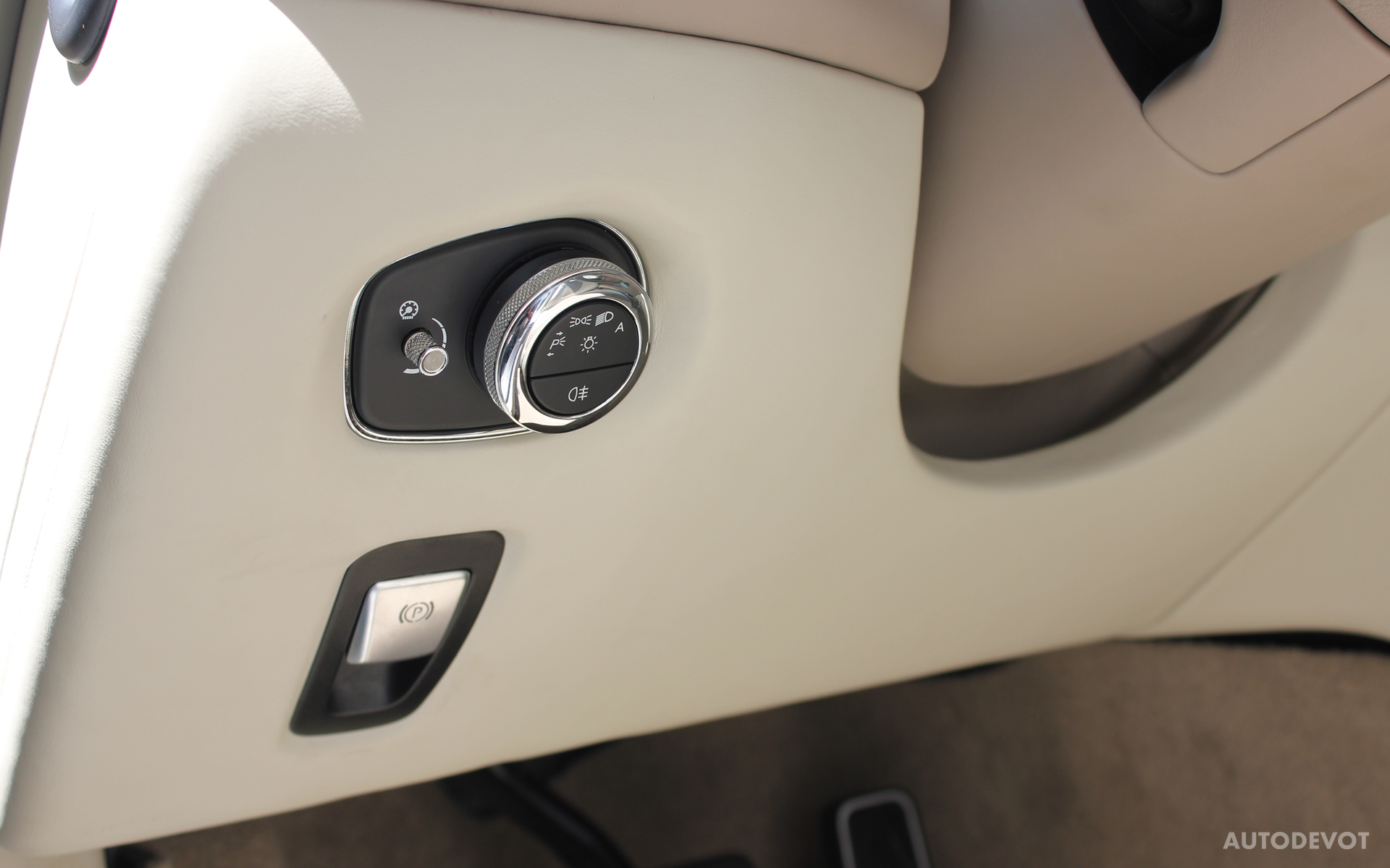 aston-martin-db11-interior