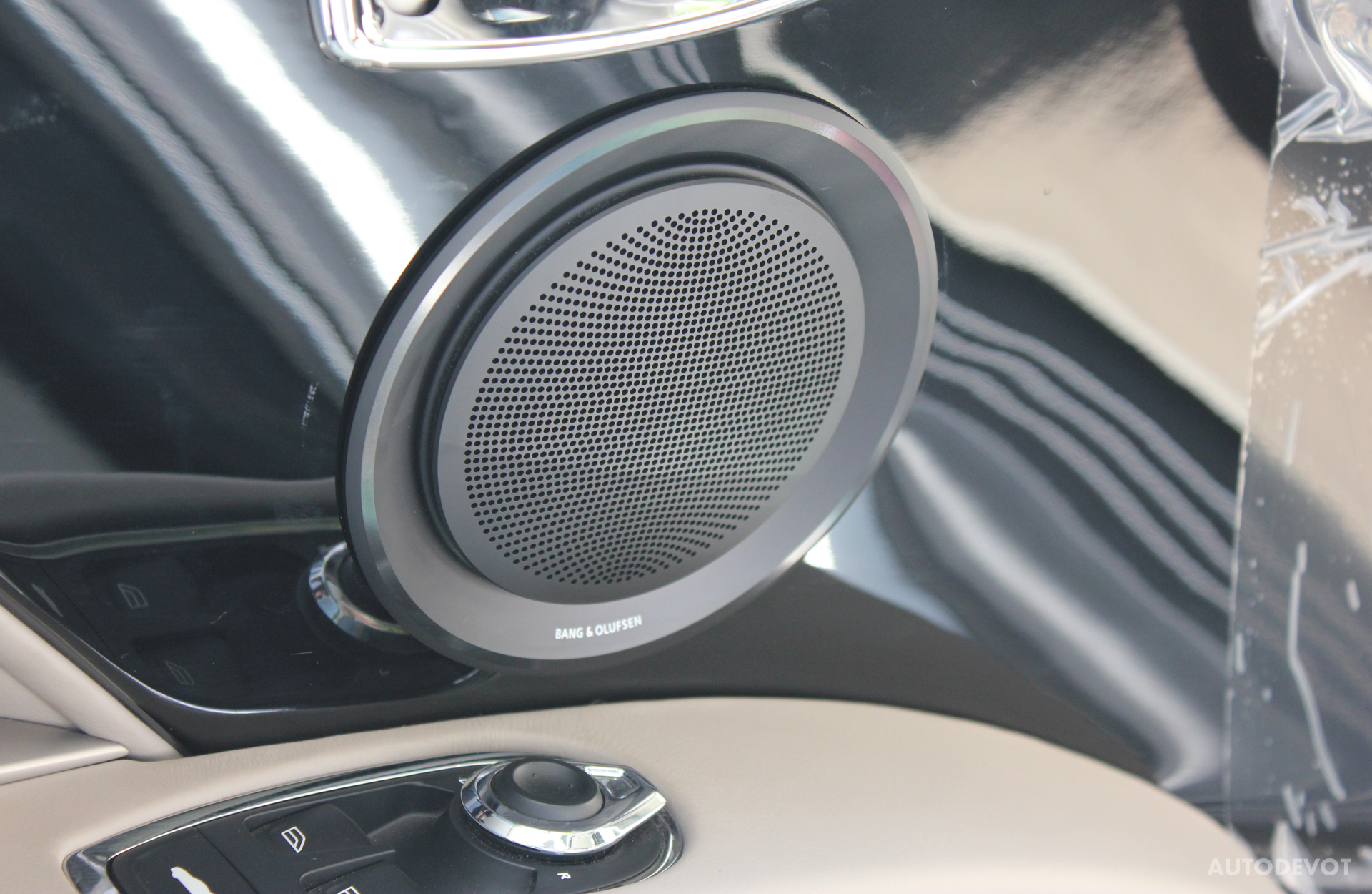 aston-martin-db11-interior