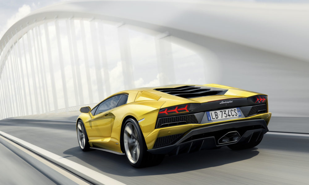 2017-lamborghini-aventador-s