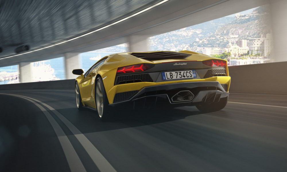 2017-lamborghini-aventador-s