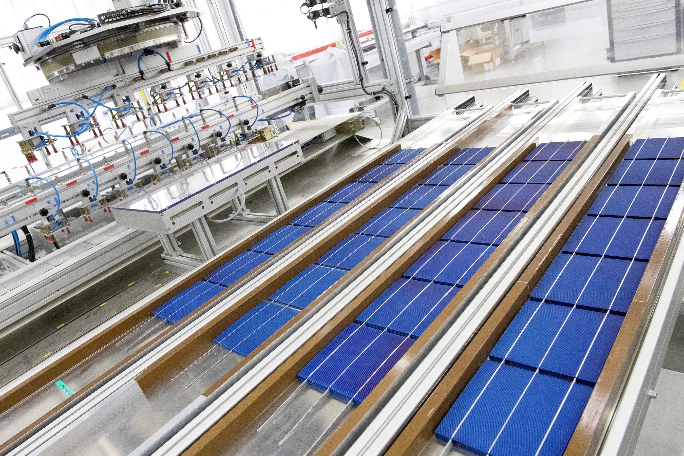 colas-solar-road-panels