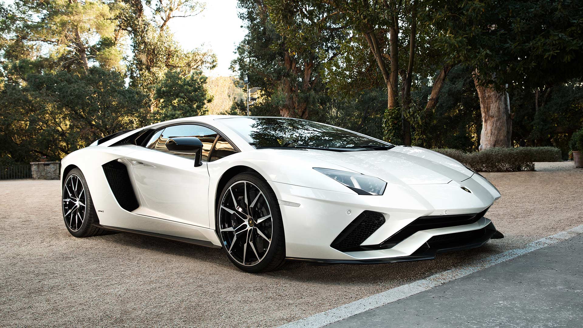 aventador-s-white