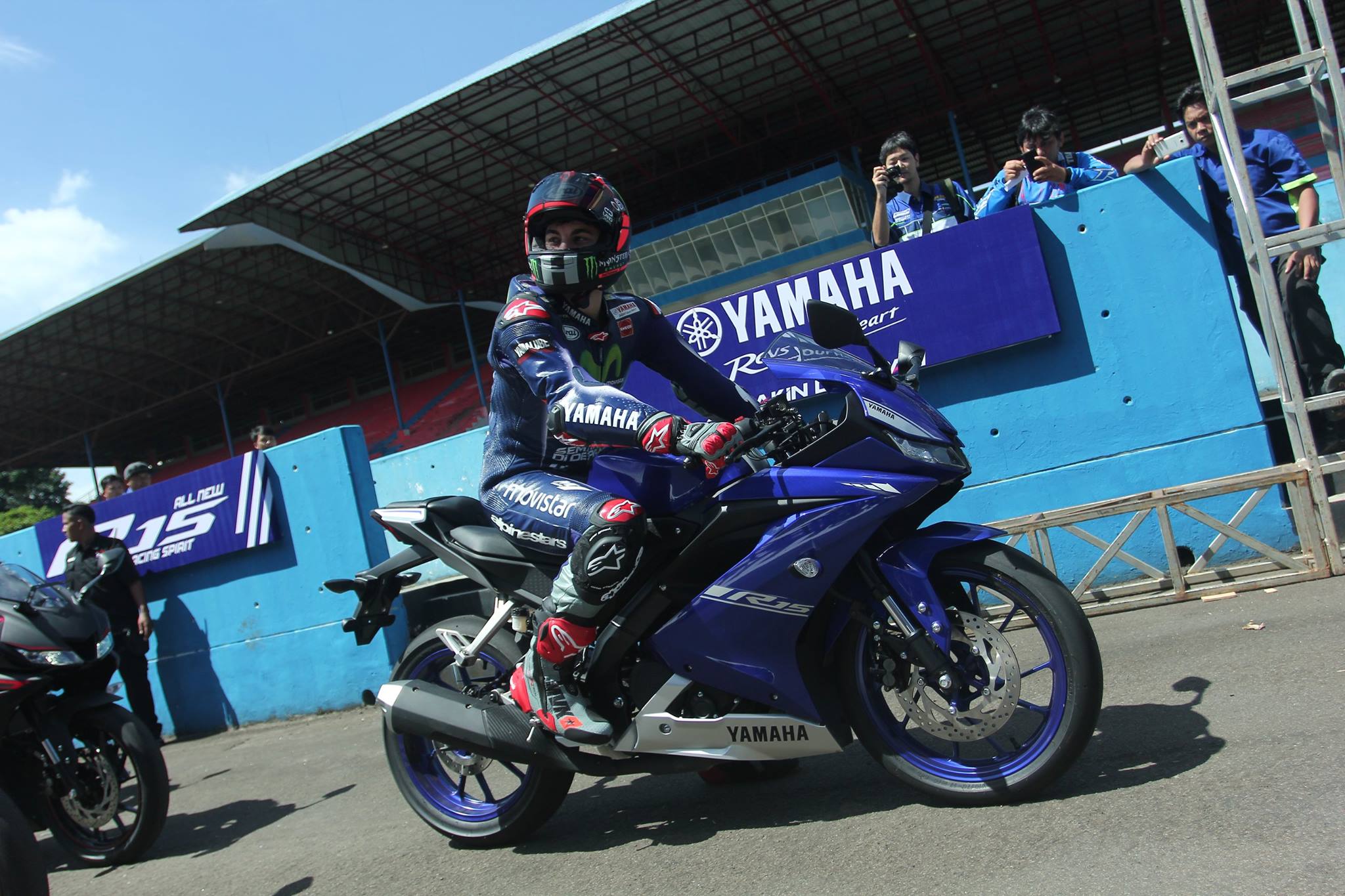 Yamaha-R15-V3.0