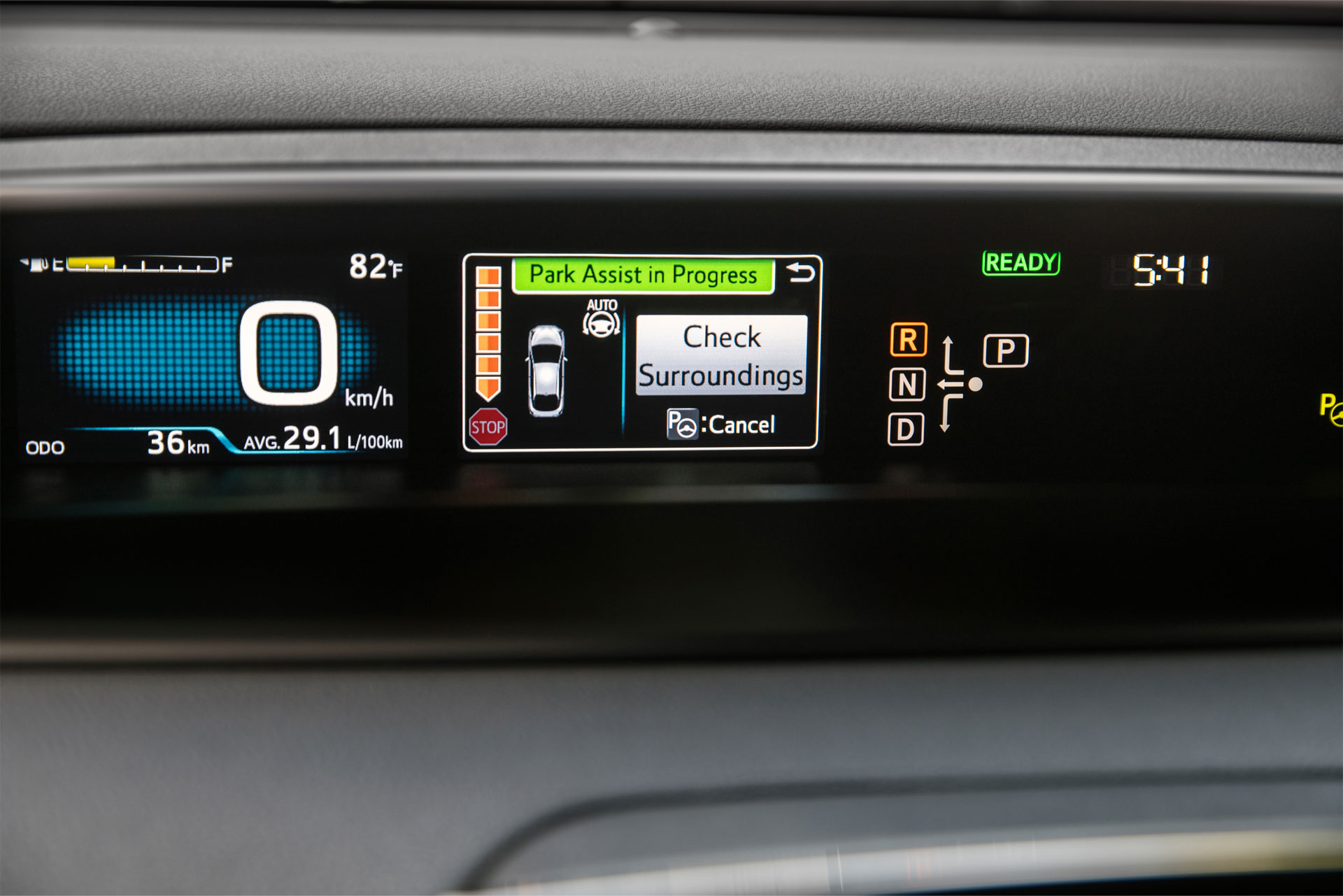 2016-Toyota-Prius-Hybrid-interior-3